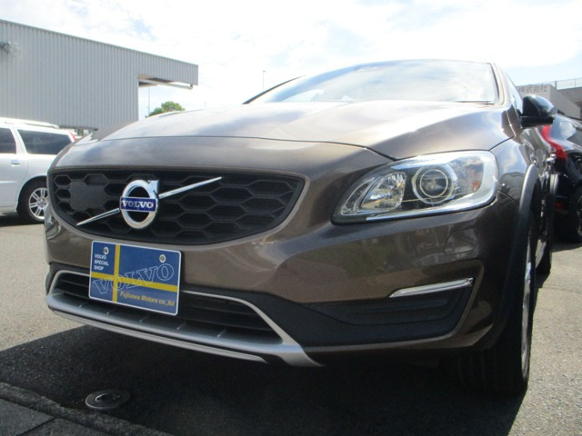 V60クロスカントリーD4 SE ディーゼル