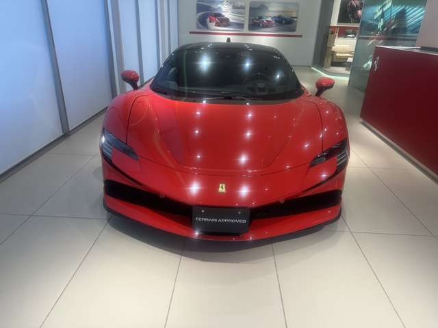 SF90ストラダーレF1 DCT E 4WD