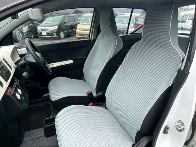 当店では軽自動車から普通車まで幅広くオールメーカーの車種・色・グレードを豊富に揃えております。