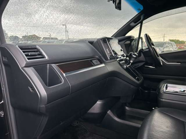 ���X�ł͂��_�񒸂��܂������q�l�Ƀh���C�u���R�[�_�[��K���X�R�[�e�B���O�{�H�ȂǁA���l�i��}���Ă��񋟂����Ē����Ă���܂��B�ڍׂ̓X�^�b�t�܂ł��C�y�ɂ��₢���킹���������܂��B