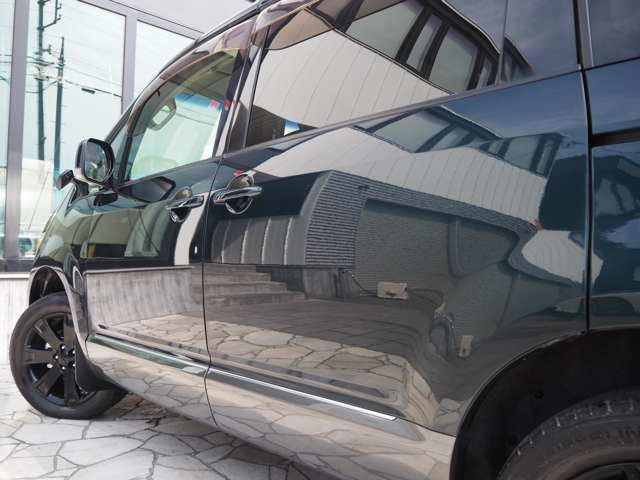 女性にも安心してお乗りいただけるよう、車内の清掃には特にこだわり、メーカー販売時の状態に近づける為に妥協は致しません!!