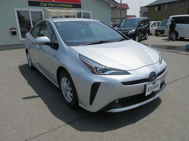 プリウス1.8 S E-Four 4WD