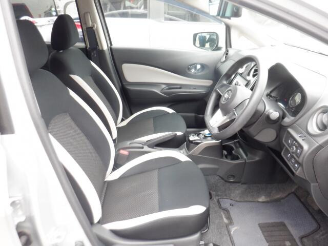 �t�����g�V�[�g����ԗǍD�ł���B�傫�ȉ�����Ȃ��A���S�ł��B����S�n�������ł���B