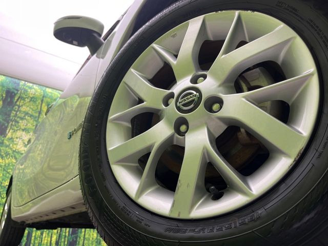 �y����15�C���`�A���~�z�C�[���z�O�ςɃ}�b�`���������A���~�z�C�[���𑕒����Ă���܂��B�e��ЊO�A���~�z�C�[����A�X�^�b�h���X�^�C�����戵�����Ă���܂��B���񂲑��k����������