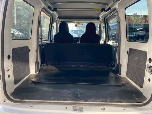 �݌Ɏԗ��Ɋւ��Ă͂��q�l�ɂ��ǂ����̂����񋟂���ׂɕi���ɍS���Ďd������s���Ă���܂��B�e���Ԃ̏�Ԃ͂��ꂼ��ł��̂ł����k���ɓ��X�X�^�b�t�������������Ē����܂��̂ł����S���������܂��B