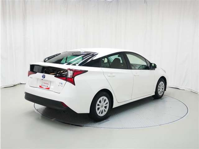 プリウス1.8 S E-Four 4WD