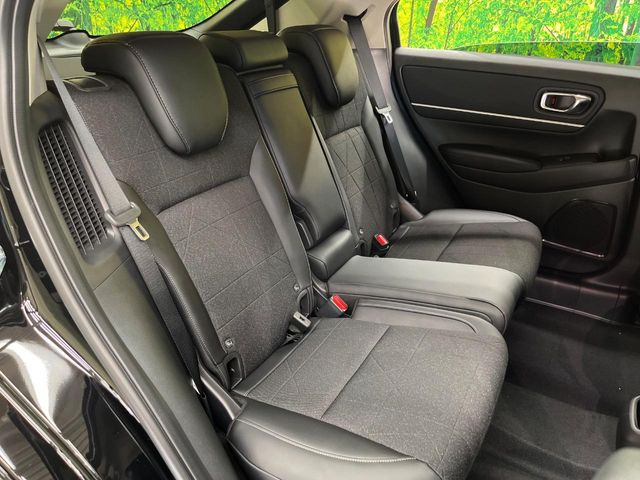 ���i���ȃI���W�i���t���A�}�b�g���I�v�V�����ɂĂ��p�ӂ��Ă���܂��B���D���ȃf�U�C����J���[�����Ԃɍ��킹�đI��ł����������Ƃ��ł��܂���