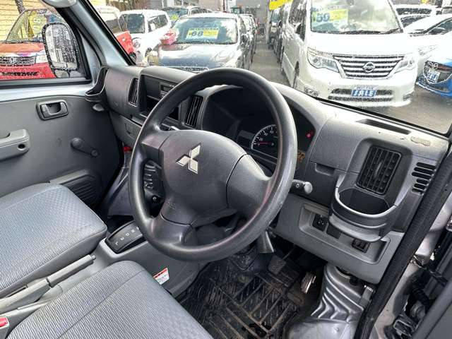 ���̋Ǝ҂ɂ������ې􂢁A�V�[�g�̃^�o�R�Ȃǂɂ��R�Q���̃��y�A��(�L��)�������Ă���܂��B