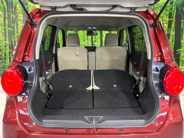 ���i�̂���������ʋ΁A���}���ɏ\���ȉ׎��X�y�[�X���m�ۂ��Ă���܂��B�Z�J���h�V�[�g��|���ƁA�傫�ȉו��̐ύڂ��\�ł���