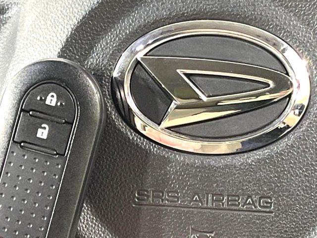 �y�L�[�t���[�V�X�e���z�J�o����|�P�b�g�ɓ��ꂽ�܂܂ł��h�A�̎{���E�������\�ȃX�}�[�g�L�[�𑕔��B�G���W���̃I���E�I�t�����J�M�����o���K�v����������Ƃ��Ă��֗��ł���