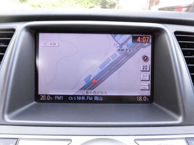 �ƂĂ��������J�[�i�r�Q�[�V�����𑕔����Ă���܂�^^