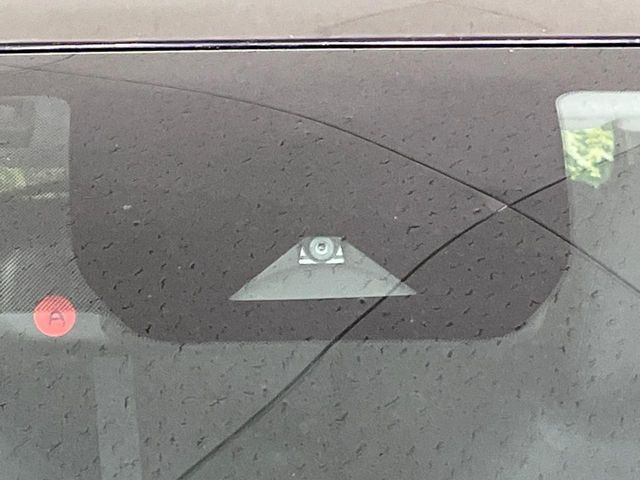 �y�S���ʉ^�]�x���V�X�e���z�t�����g�J�����őO���̎ԗ�����s�҂����m�B�Փ˂������Ȏ��͏Փ˔�Q�y���u���[�L���쓮�A�Փˉ�����T�|�[�g�B�����S�Ƀh���C�u�����y���݂��������܂��B