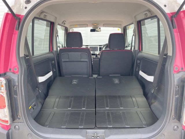 ���i�̂���������ʋ΁A���}���ɏ\���ȉ׎��X�y�[�X���m�ۂ��Ă���܂��B�Z�J���h�V�[�g��|���ƁA�傫�ȉו��̐ύڂ��\�ł���