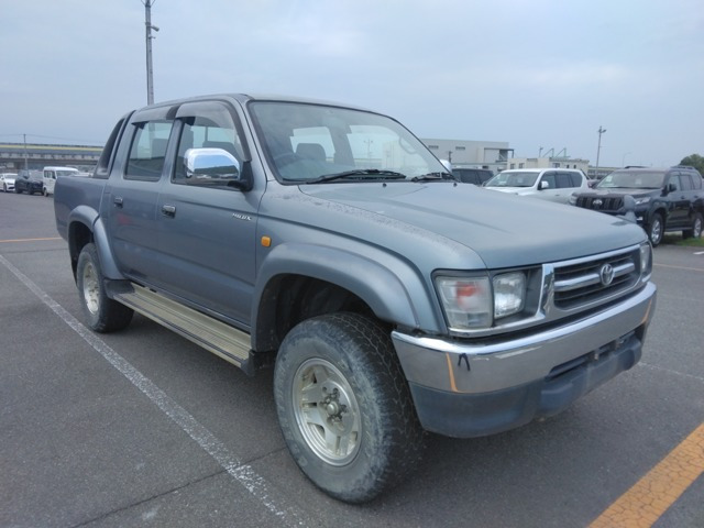 ハイラックス(トヨタ) スポーツピックアップ 2.4 アクティブシューター Wキャブ ワイド ディーゼル 4WD　AT ABS 軽油 ディーゼル ターボ 5人乗り 中古車画像