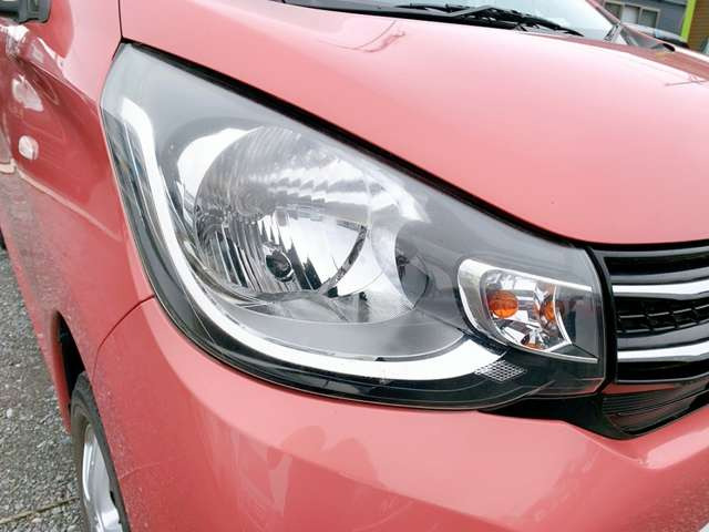 �y�I�[�g���C�g�z�ԊO�̖��邳�����m���āA�����I�Ƀw�b�h���C�g��_�����Ă���܂���g���l���𑖍s����ۂɂ��A�����I�ɓ_�����Ă���ĕ֗��ȑ�����1�ł���