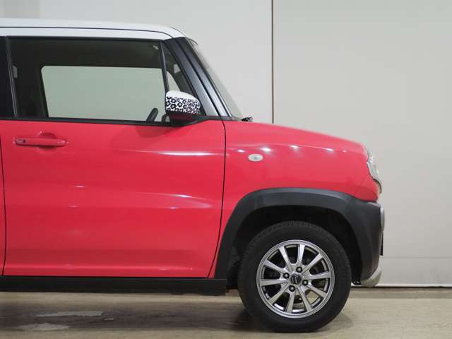 タイヤのホイールの細かいところまでキレイいにしてからお渡しします!