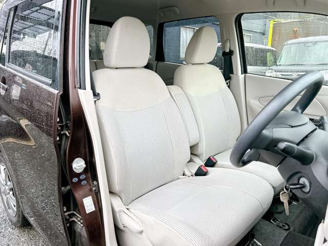 ���X�ł͌y�����Ԃ��畁�ʎԂ܂ŕ��L���I�[�����[�J�[�̎Ԏ�E�F�E�O���[�h��L�x�ɑ����Ă���܂��B