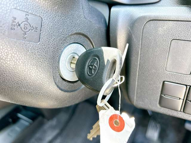 【キーレスエントリー】離れた場所からドアの開閉ができ、ワンタッチで楽々乗り込めます♪