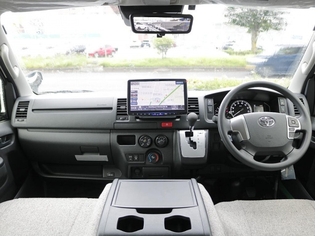 ハイエースバン2.8 DX ロング ディーゼル 4WD