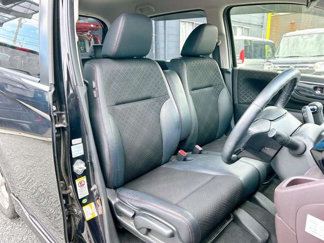 ���X�ł͌y�����Ԃ��畁�ʎԂ܂ŕ��L���I�[�����[�J�[�̎Ԏ�E�F�E�O���[�h��L�x�ɑ����Ă���܂��B