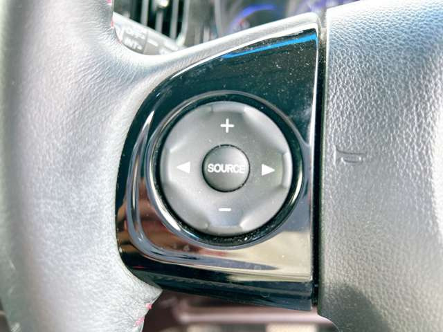 �y�X�e�A�����O�X�C�b�`�z�n���h���̃{�^���ŊȒP�Ƀi�r�̉��ʂ�`�����l������\�ł���