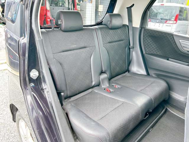 ���X�ł͌��I�������Ԃ𖈌�100��ȏ�̎d������s�Ȃ��A�����ȉ��i�ŊF�l�ɂ��񋟂����Ē����Ă���܂���