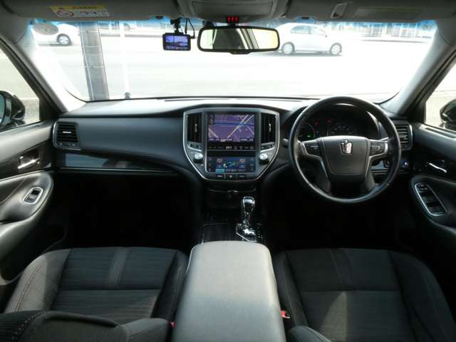 �i�����ꂽ�C���p�l����́A�X�^�C���b�V�������쐫�⎋�F���ɂ��D��A�O���̂��Ȃ��f�U�C���ɂȂ��Ă���܂�!