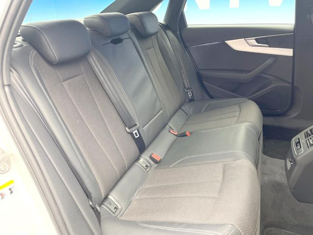●後部座席も気になるようなキズ・汚れやへたり等、大きなダメージはなく、良好な状態です。