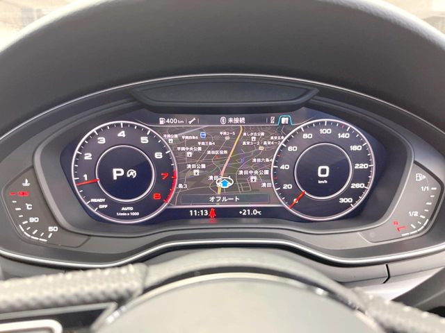 ●バーチャルコックピット:全体が液晶パネルとなっている先進的なメーターパネル。通常のスピードメーターとしての機能はもちろん、ナビ・オーディオ機能の確認・操作もでき、運転に集中しやすくなっております。