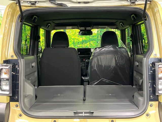 ���i�̂���������ʋ΁A���}���ɏ\���ȉ׎��X�y�[�X���m�ۂ��Ă���܂��B�Z�J���h�V�[�g��|���ƁA�傫�ȉו��̐ύڂ��\�ł���