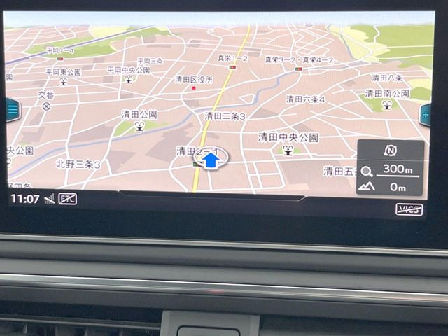 ●純正ナビ:一体感のあるナビは、高級感ある車内を演出してくれます。オーディオ機能も充実しておりますので、運転もより楽しめます♪