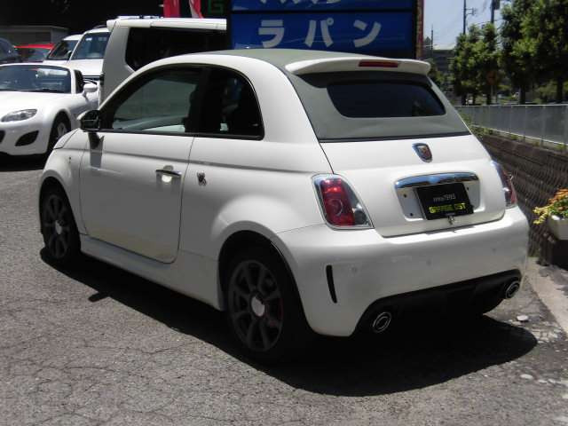 ������̃A�o���g500C�̓I�[�N�V�����]��5�_��4�_�]�������Ă����Ԃ̗ǂ��ԗ��ɂȂ�܂�^^��x�������ŉc�Ƃ��Ă���܂��̂ŁA���C�y�ɂ�������艺����^^