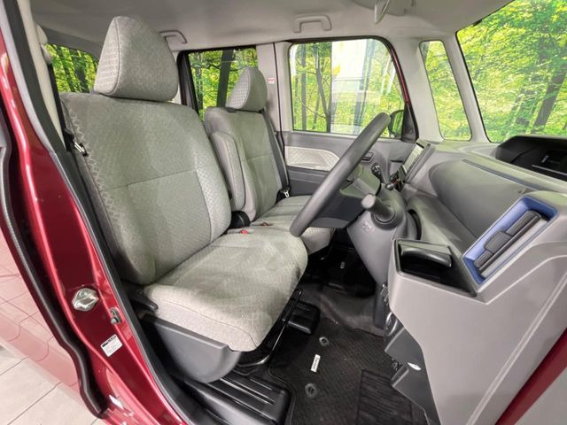 運転席シート廻りは使用感も少なく、良好な状態となっています。丁寧に使われていたことがよくわかりますね。