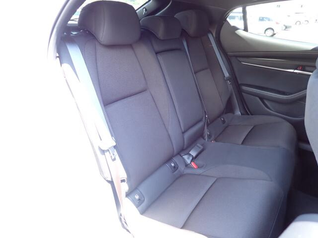 リヤシートになります。ぜひご来店頂き、状態をご確認ください。