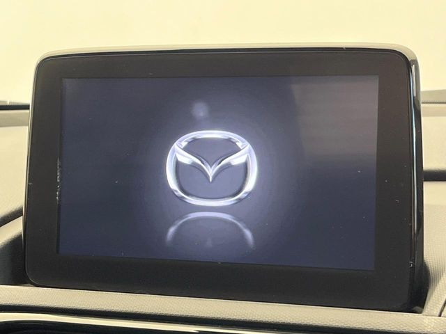 【メーカー純正ナビ】インテリアに溶け込むスタイリッシュな「専用設計」メーカーナビを装備♪視認性や操作性など基本性能にも優れ、より上質なカーライフをお楽しみいただけます。