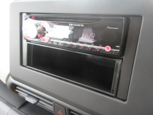 オーディオはAM・FMラジオ・CD・AUXがご利用いただけます。