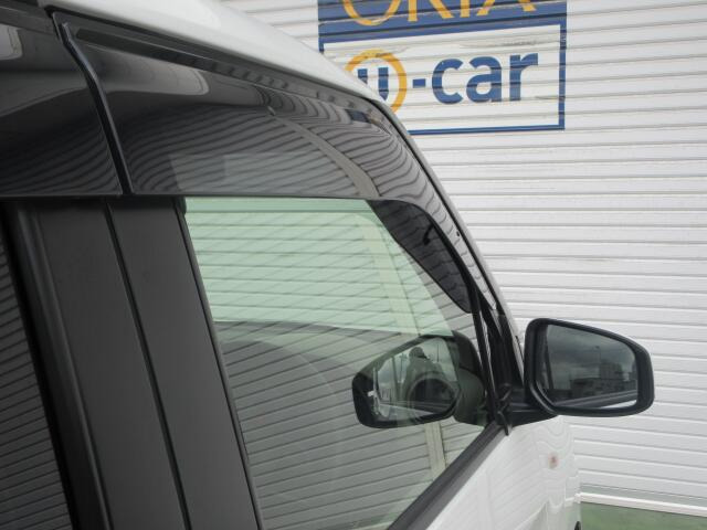 雨の日の換気に便利なドアバイザー付きです☆