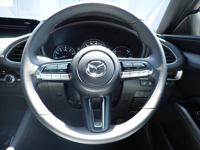 ステアリングはとてもきれいな状態です☆