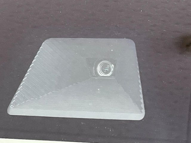 【ホンダセンシング】走行中に前方の車両等を認識し、衝突しそうな時は警報とブレーキで衝突回避と被害軽減をアシスト。より安全にドライブをお楽しみいただけます。