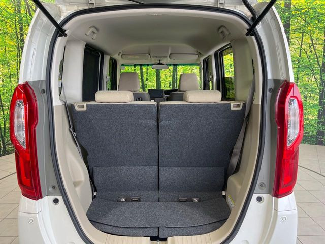 普段のお買い物や通勤、送迎等に十分な荷室スペースを確保しております。セカンドシートを倒すと、大きな荷物の積載も可能です♪