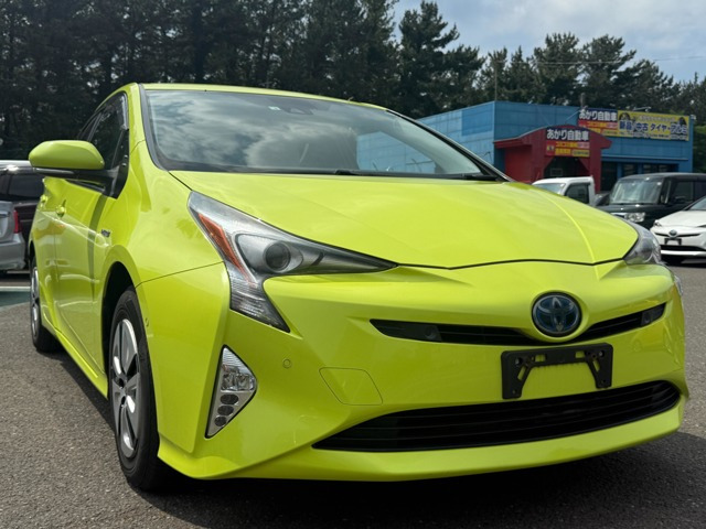 プリウス1.8 A E-Four 4WD