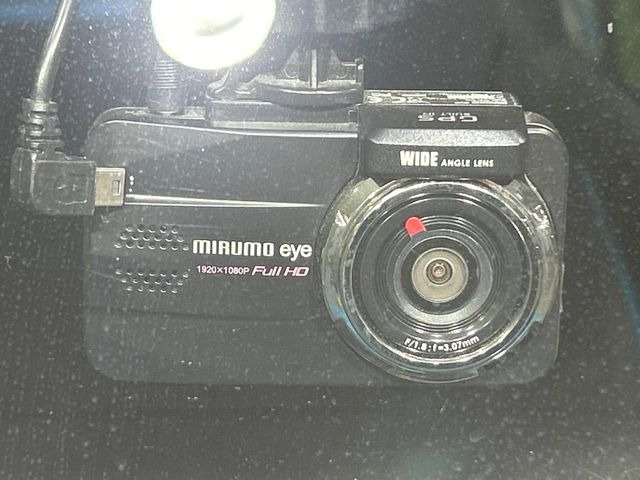 �y�h���C�u���R�[�_�[�z���S�E���S�ȃJ�[���C�t�ɕK�{�̃h���C�u���R�[�_�[�𑕔�!���s���͂������A������^�]�⎖�̂ɑ��������ۂ̏󋵂��f���ŋL�^���A����̃��X�N�ɔ����܂��B