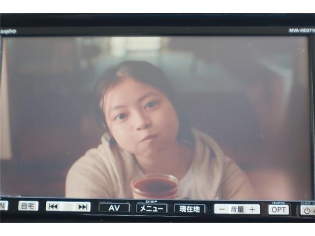 ナビついています!CDとDVD再生できます!