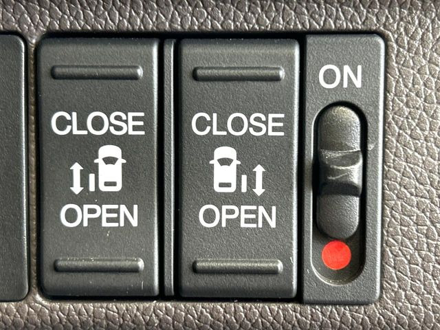 �y�����p���[�X���C�h�h�A�z�X�}�[�g�L�[��^�]�Ȃ̃X�C�b�`�Ō�ȗ����X���C�h�h�A�̊J���\���d��������͂����ăh�A���J����K�v�������A�����Ȃ��q�l�ł��ȒP�ɊJ���߂ł����K�ł���