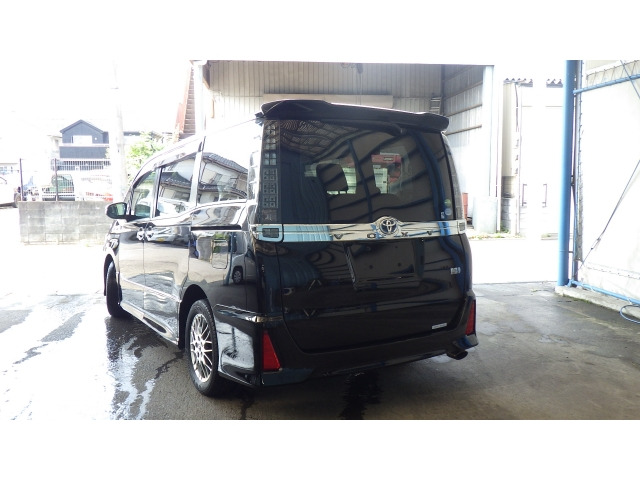 ヴォクシー1.8 ハイブリッド ZS 煌II