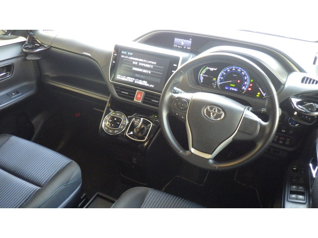 ヴォクシー1.8 ハイブリッド ZS 煌II