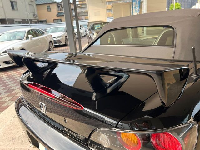 �y��^�����X�|�C���[�z�X�|�[�c�J�[�炵�����O�b�ƈ�������^�����X�|�C���[�𑕒��􍂑����s���̃X�^�r���e�B(���s���萫)����ɖ𗧂��܂��B