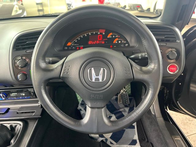 �y�����v�����X�e�A�����O�z�㎿�Ȋv���g�p���邱�ƂŁA��ɂ����������݂ƂĂ��^�]���₷���n���h���ł���