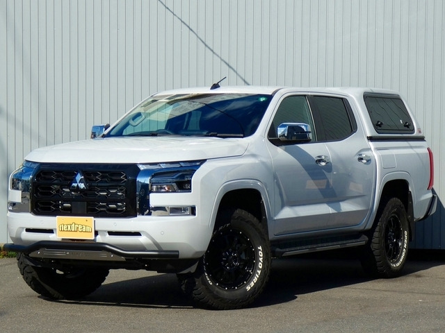 トライトン2.4 GLS ディーゼル 4WD