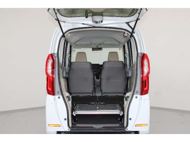 N-BOXG スロープ ホンダセンシング 車いす専用装備装着車